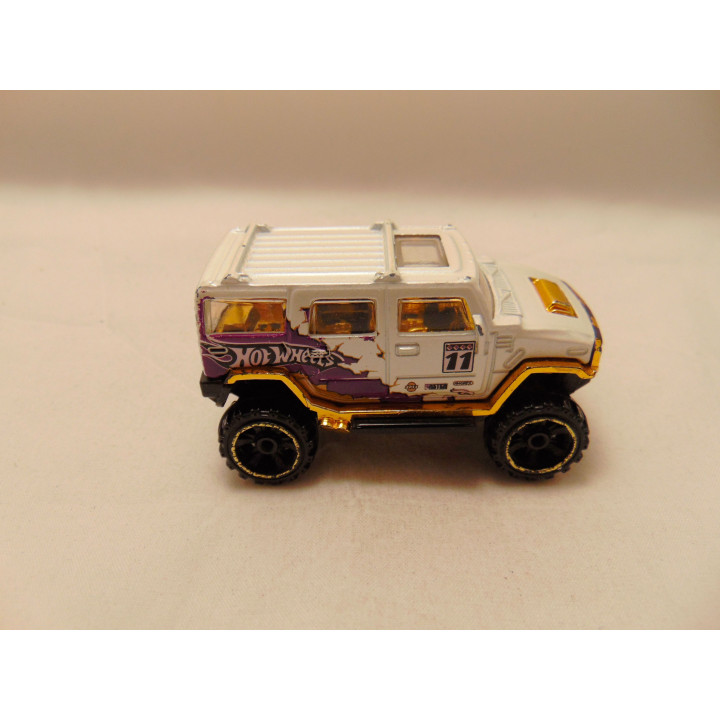 Hummer H2 Easter Rides 5 pack Hot wheels 2011 wit
