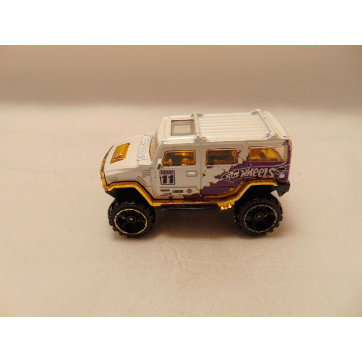 Hummer H2 Easter Rides 5 pack Hot wheels 2011 wit